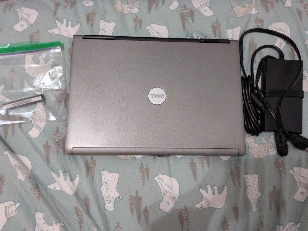 FOR PARTS Dell Latitude D630