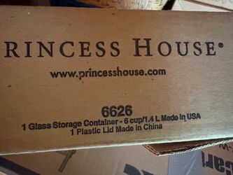 Princess House 6626 - Fantasize Seal-Tight 6cupe storage container