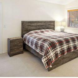 King Bed frame, Mattress, Box Spring, Nightstand (Perfect Condition!)