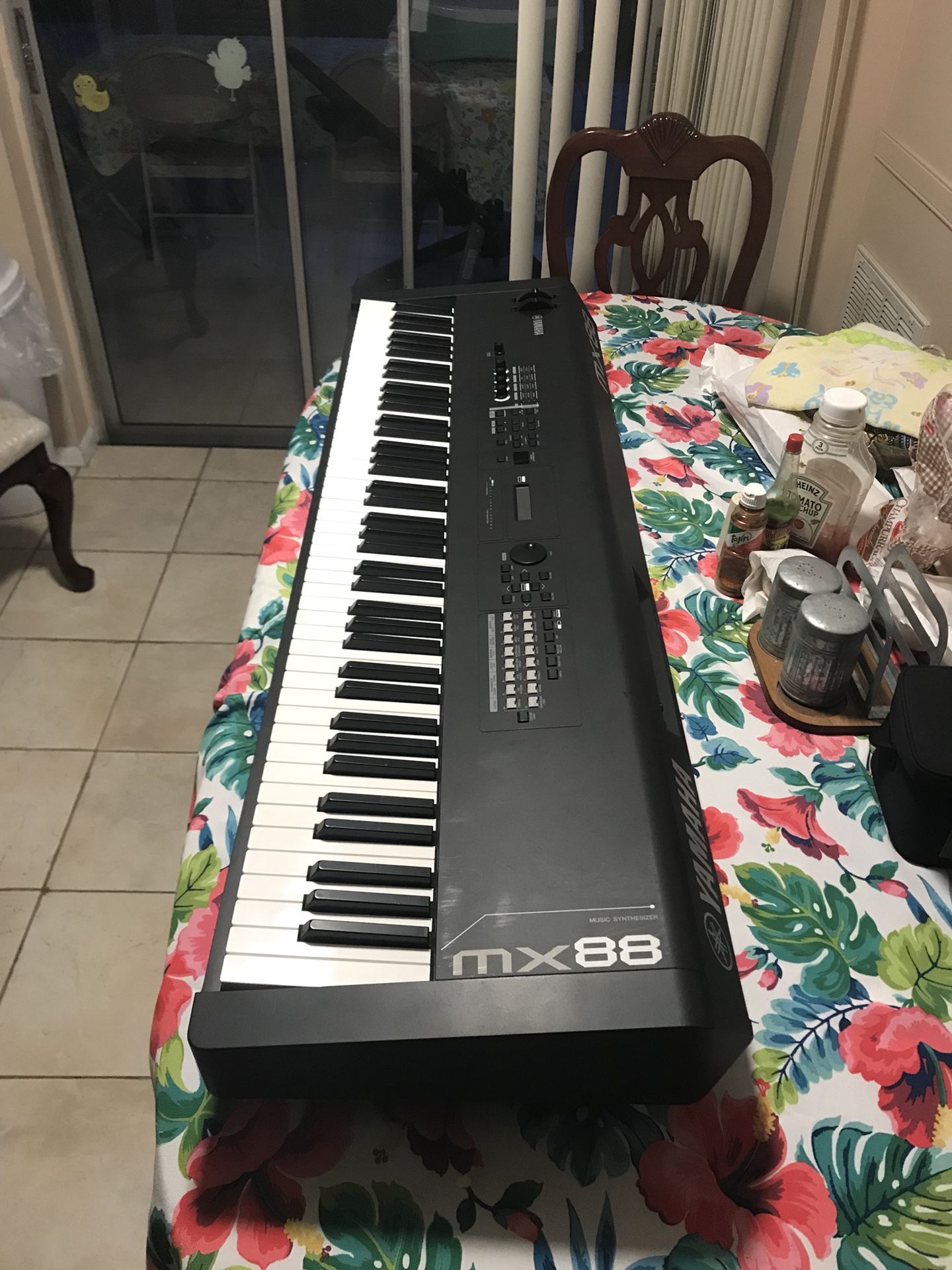 Yamaha MX88 synthesizer keyboard with case and power adapter