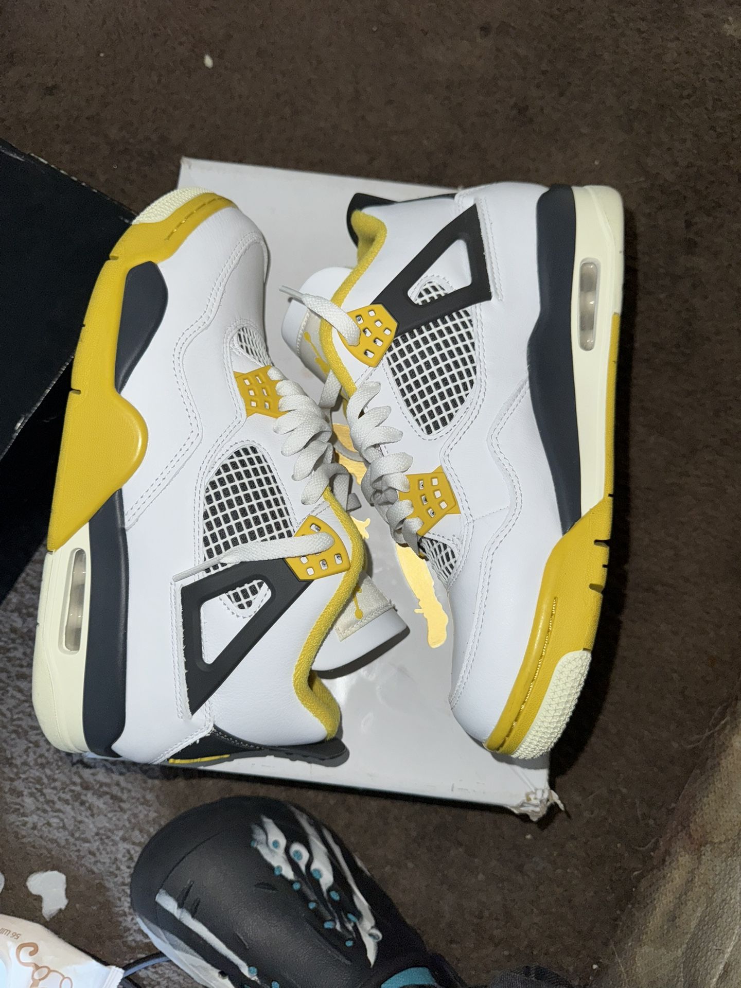 jordan 4 vivid sulfur
