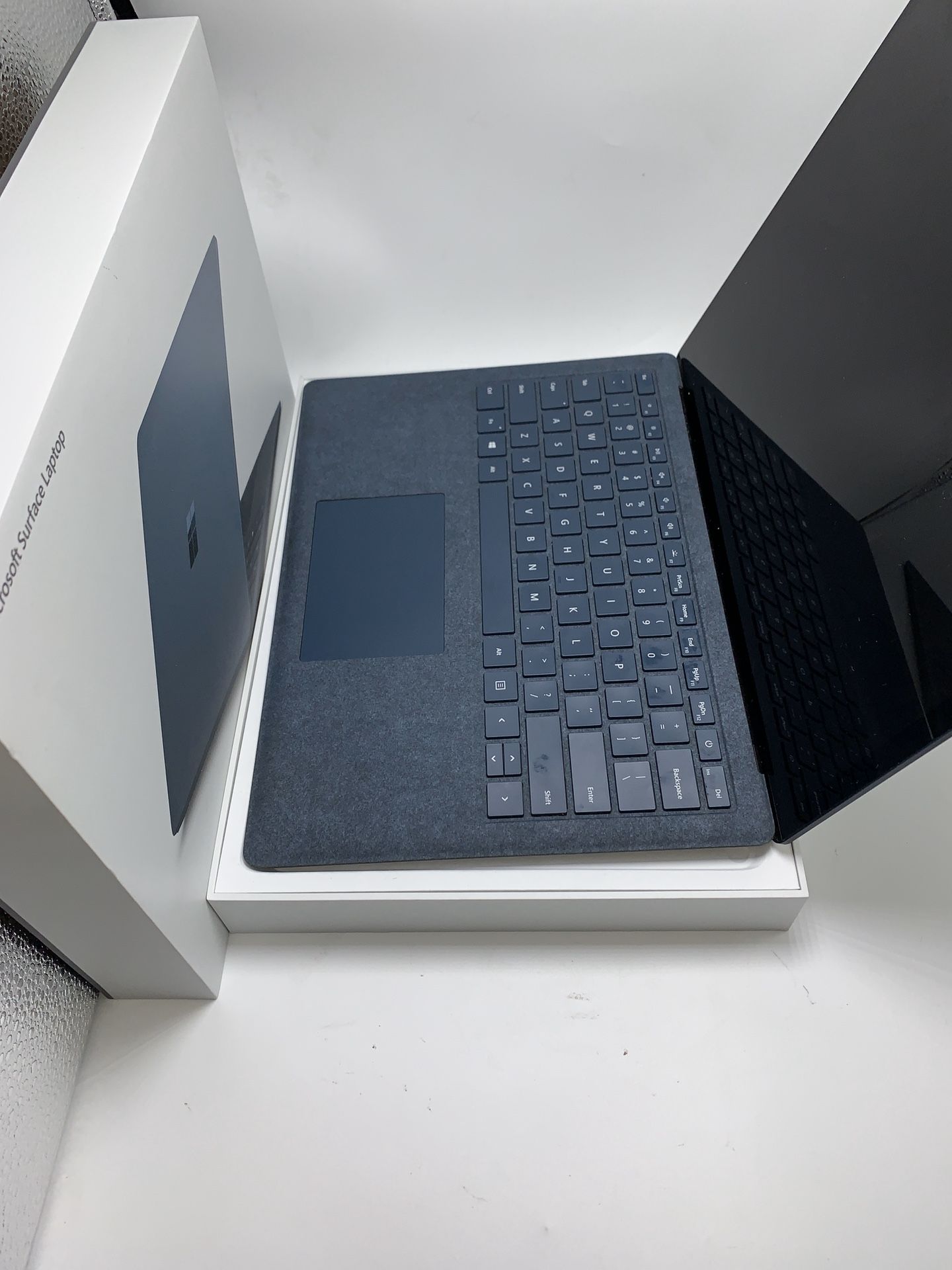 Microsoft Surface Laptop 2 13.5 Touch i7-8th gen 256SSD