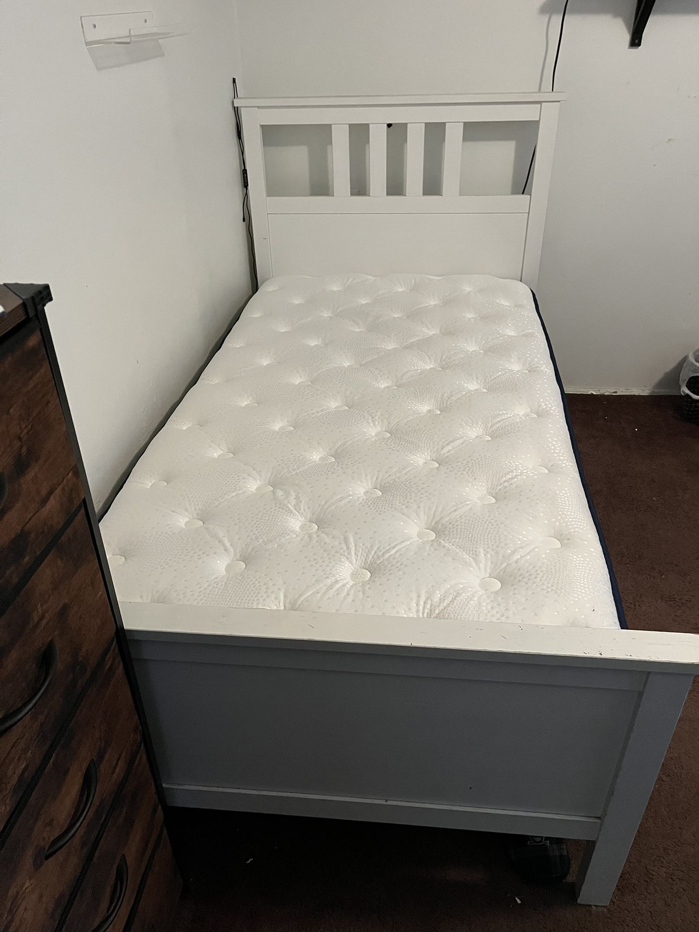 Twin Bed & Twin Mattress