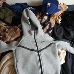 Nike.
Check