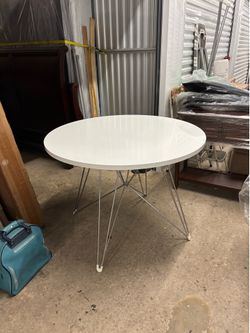 Small dining table with 4 chairs old new stock
