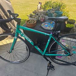 Trek Lexa womens road bike