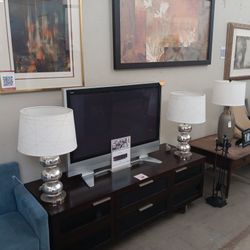 2006 44” Panasonic TV With Remote