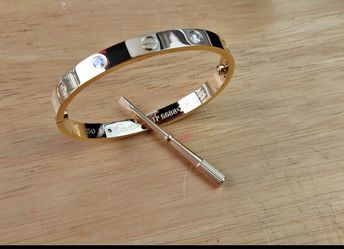 Bracelet