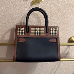 Burberry Purse 