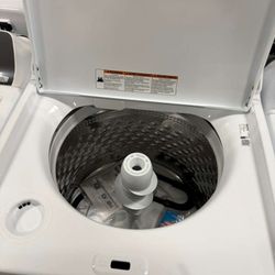 Maytag mega capacity washer and dryer set electric with warranty