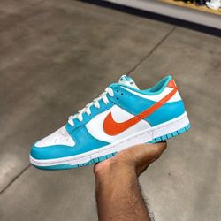 Pre-loved Nike Dunk Low Dolphins Sz8.5