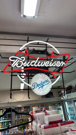 Dodgers sign