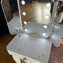 Portable Children’s Vanity Make Up Light  Up Mirror & Drawer FAO Schwartz 