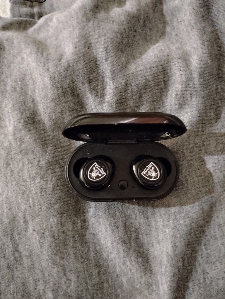 Raiders Bluetooth Earbuds 
