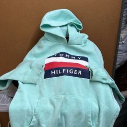Large Tommy Hilfiger Sea Foam Sweatshirt w/hoodie