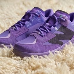 4.5  New Balance Like New Make A Offer 