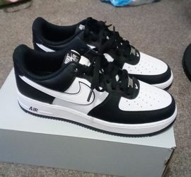 Nike Air Force 1s Black And White Mens Size 10 $100