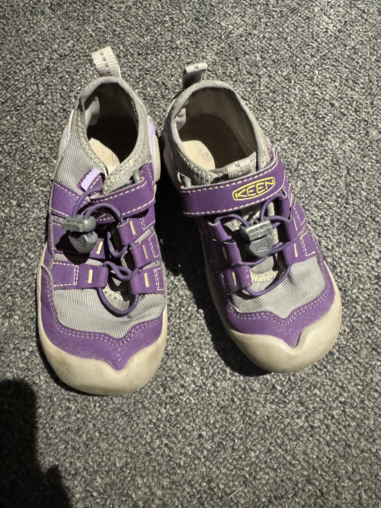 Keen Knotch Hollow Shoes Youth sz 11 Purple Gray Strap Elastic Laces Lightly Used