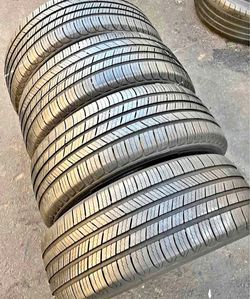 🎃 225 65 17 Michelin Tires Con 80% de Vida Las 4