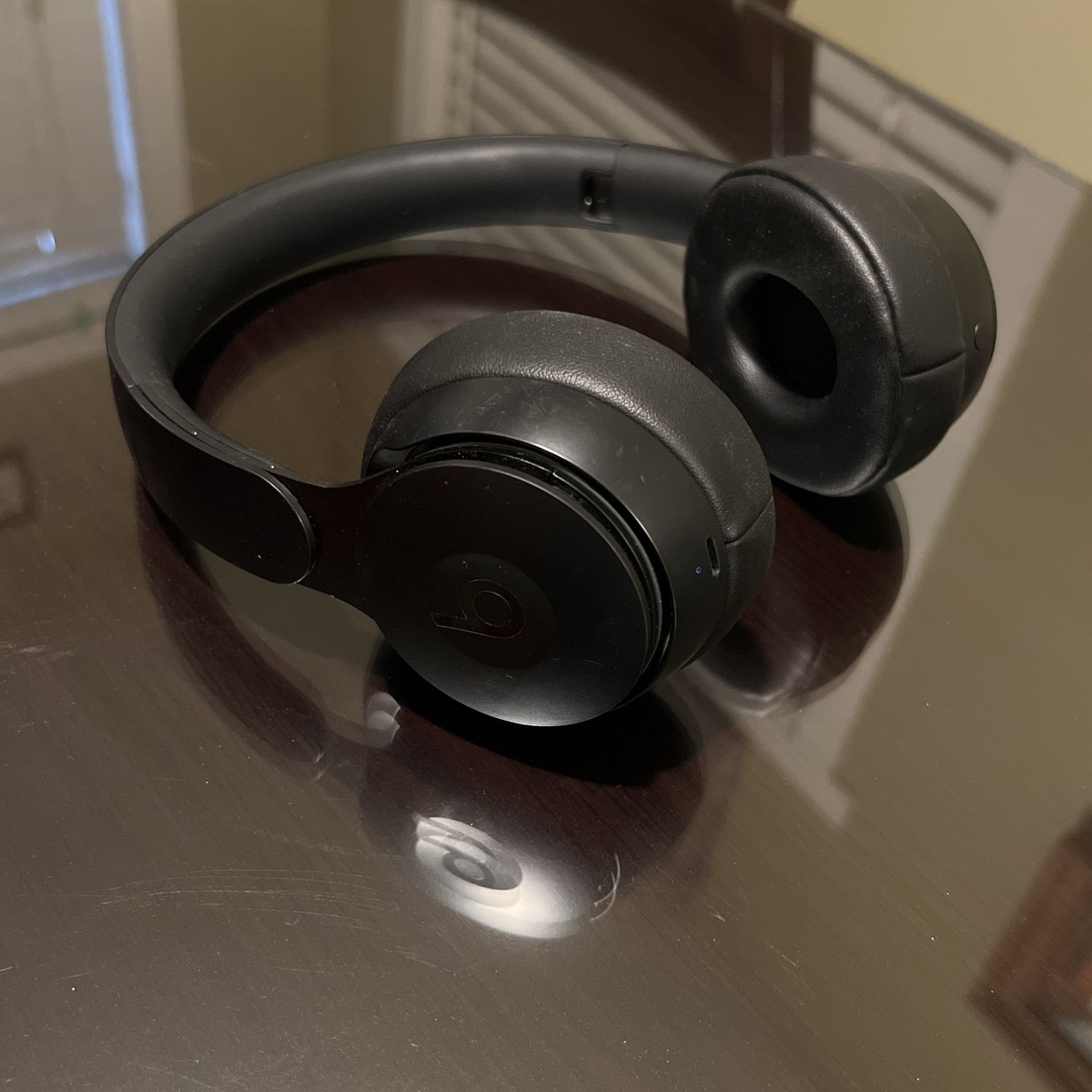 Beats Solo Wireless Headphones