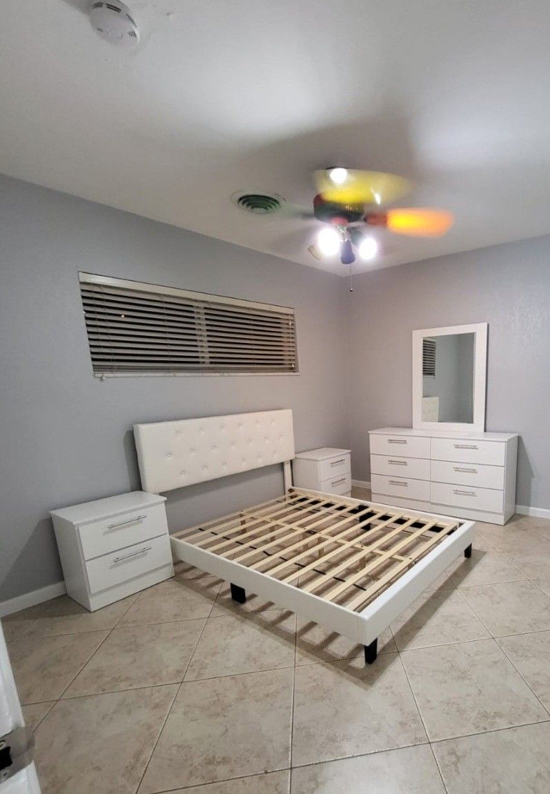 BEDROOM SET // JUEGO DE DORMITORIO 🆕️
