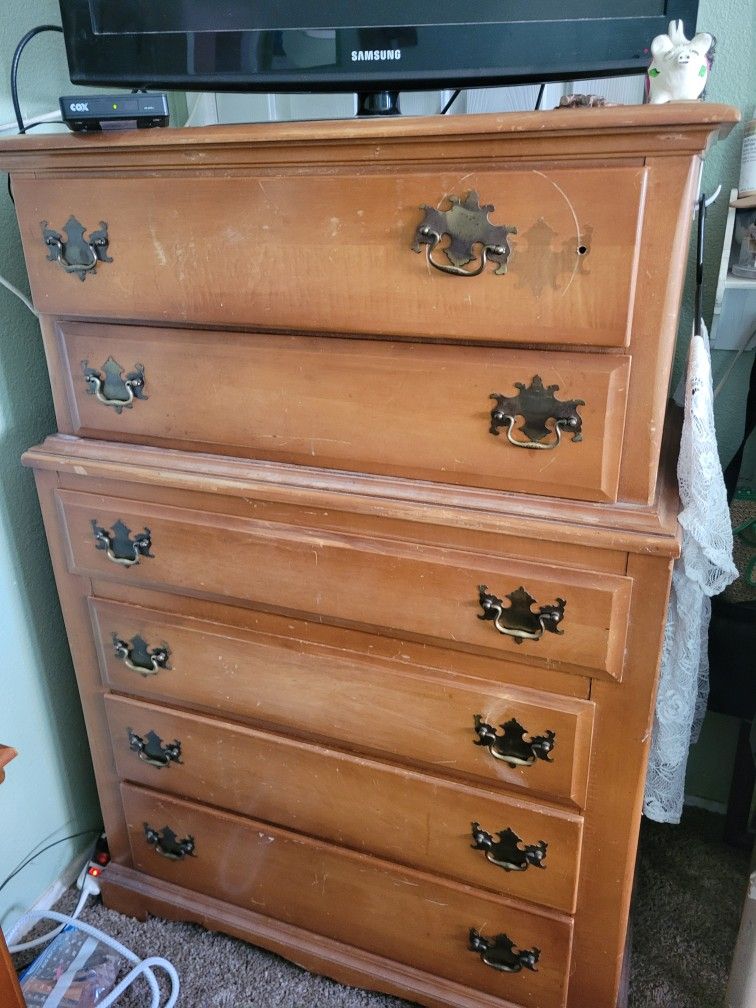 Dresser 