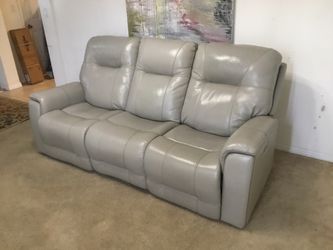 Gorgeous Power Reclining Leather Couch 