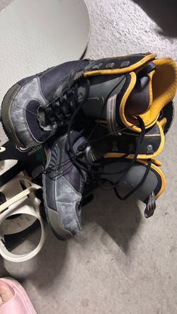 Snowboard Boots Black and Yellow
