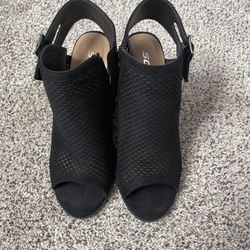 Women’s Chunk Heel 