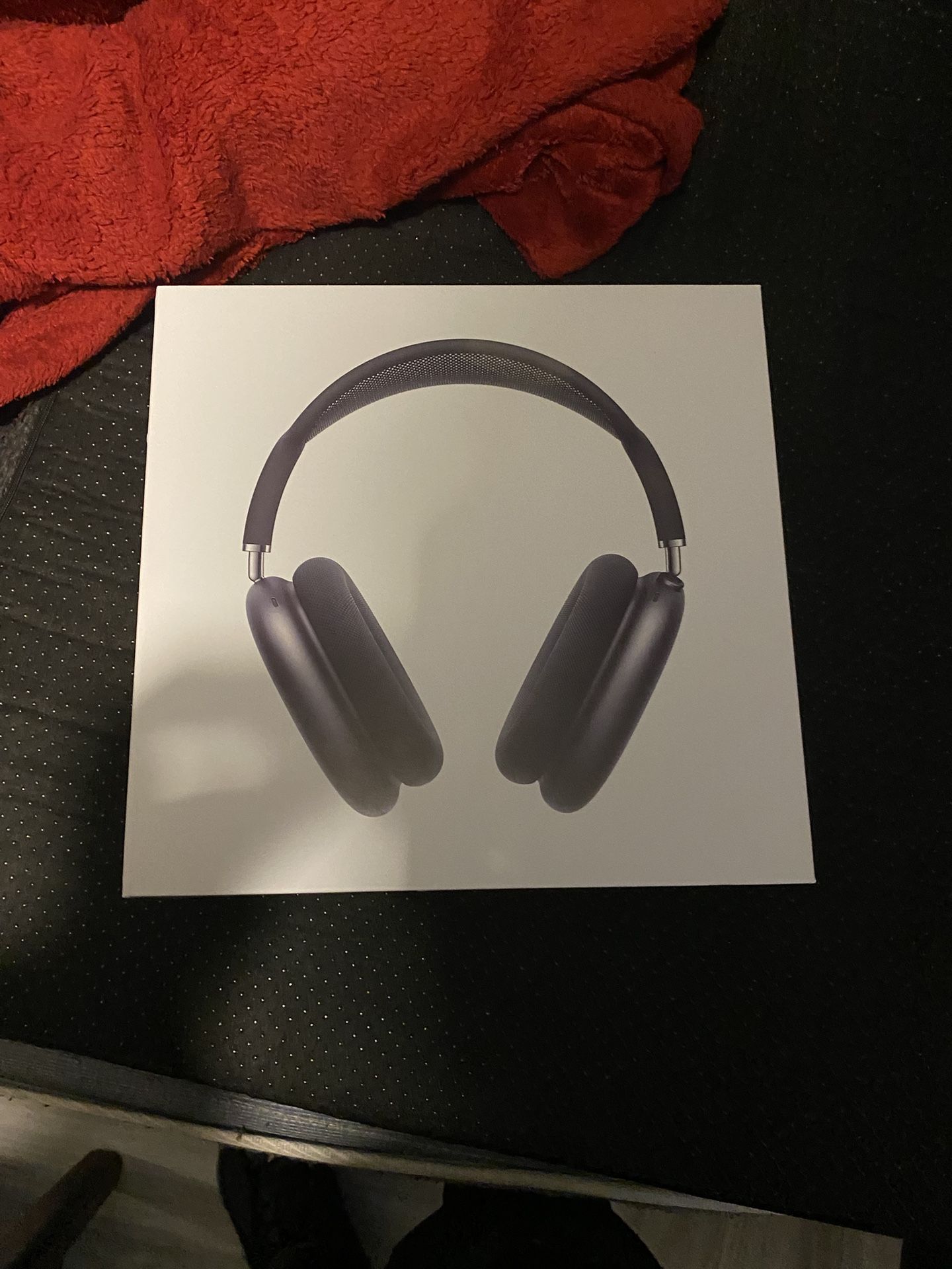 AirPods Pro Max With Smart Case