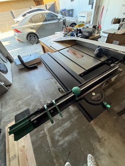 Grizzly Sliding Table attachment