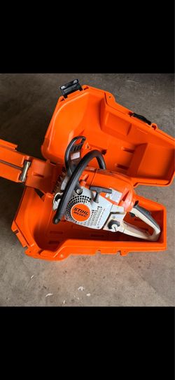 Stihl Ms251c with case