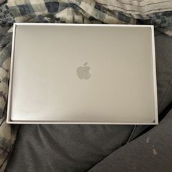 MacBook Air  M1 Chip
