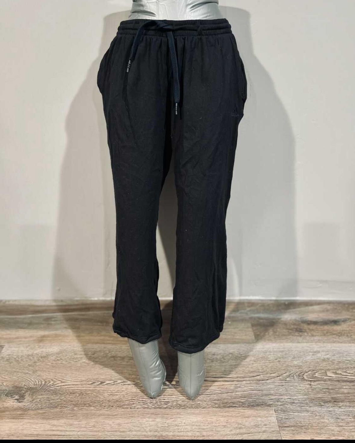 Adidas Capris Pant w/ DrawString Bottom - L