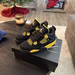 Jordan 4s Retro 