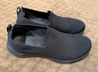 Skechers Go Walk Slip Ins Black Mesh Stretch Fit Women’s SZ 10 Wide Shoes Comfy