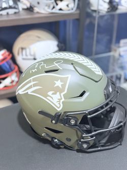 autograph Patrick Mahomes Tom Brady and Patrick Mahomes autograph full size helmets