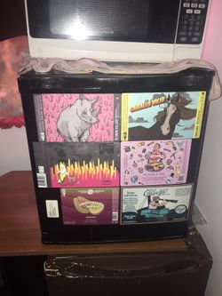 Mini fridge in perfect conditions, everything works