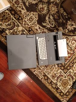 Smith Corona SL 575 typewriter