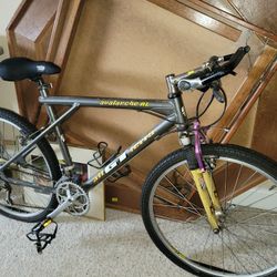 GT Avalanche AL Mountian Bike 