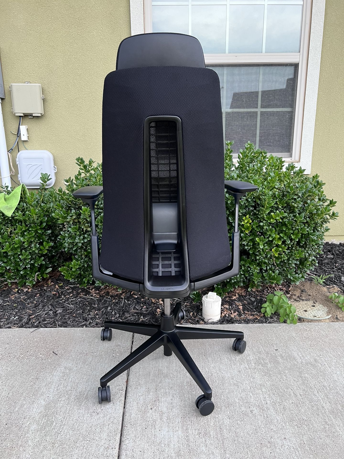 Haworth Fern Office Chair /fully Loaded With Headrest