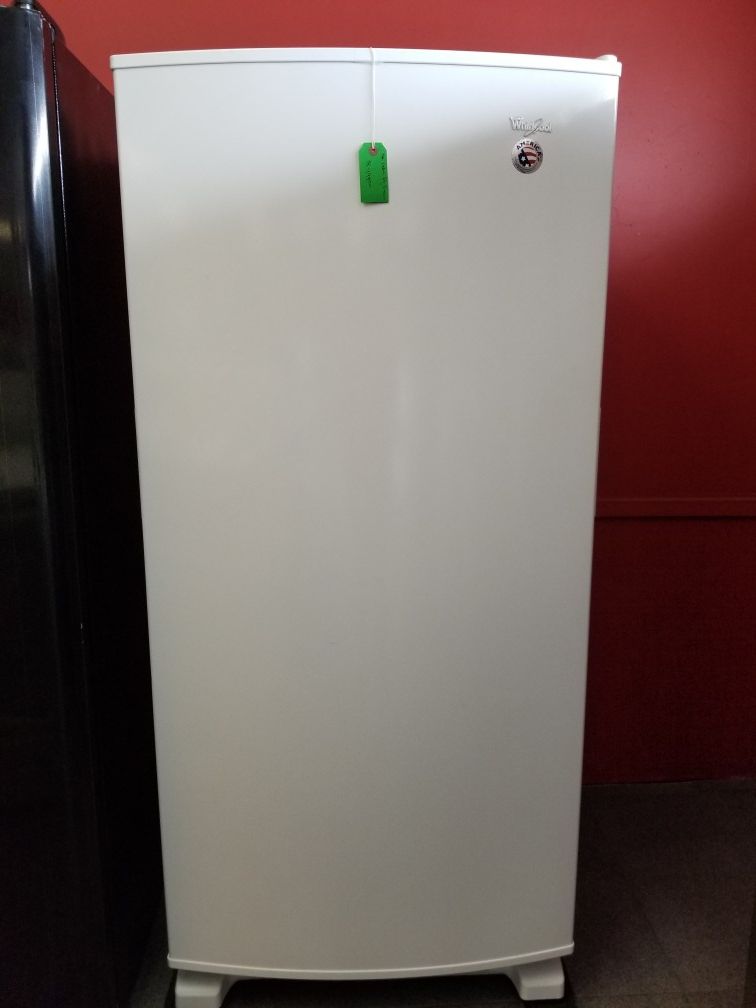 Whirlpool 16 Cubic feet. Upright freezer