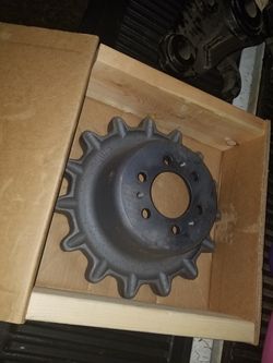 NEW GENUINE BOBCAT t190 SPROCKET