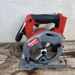 Milwaukee Skillsaw M18 Fuel 6 1/2 Blade Tool Only 