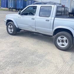 Nissan pickup 