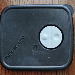 Tupperware 3386A Rock N Serve Vented Replacement Lid Only