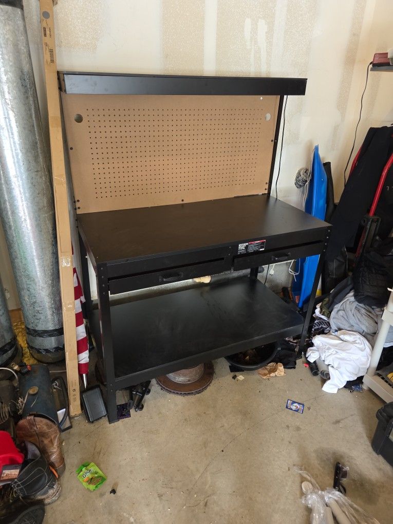 Yukon Work Bench With LED LIGHT