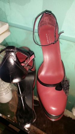 Pretty burgundy heels...guess brand...size 9 1/2...like new!