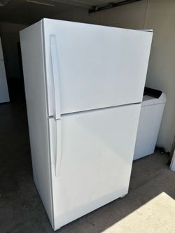 Whirlpool Refrigerator (1 month warranty)