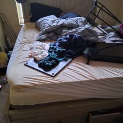 FarmhouseRustic Oak Bed